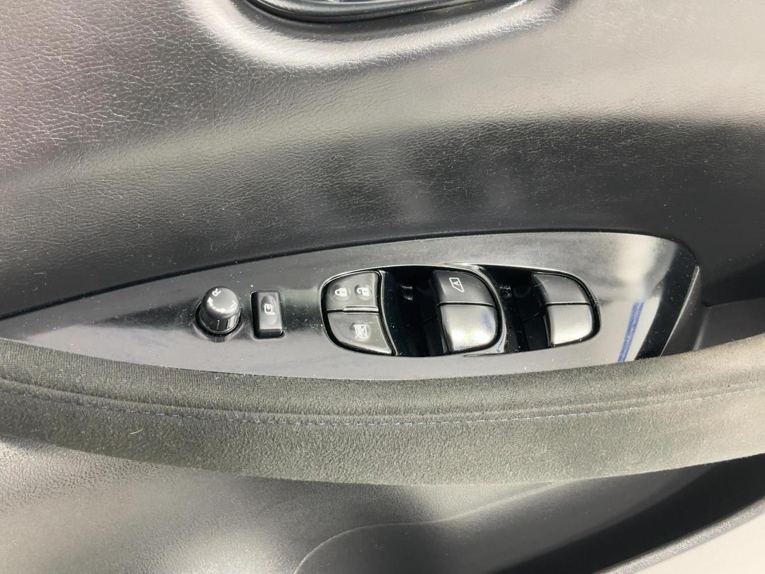 Photo '27' of Nissan Leaf