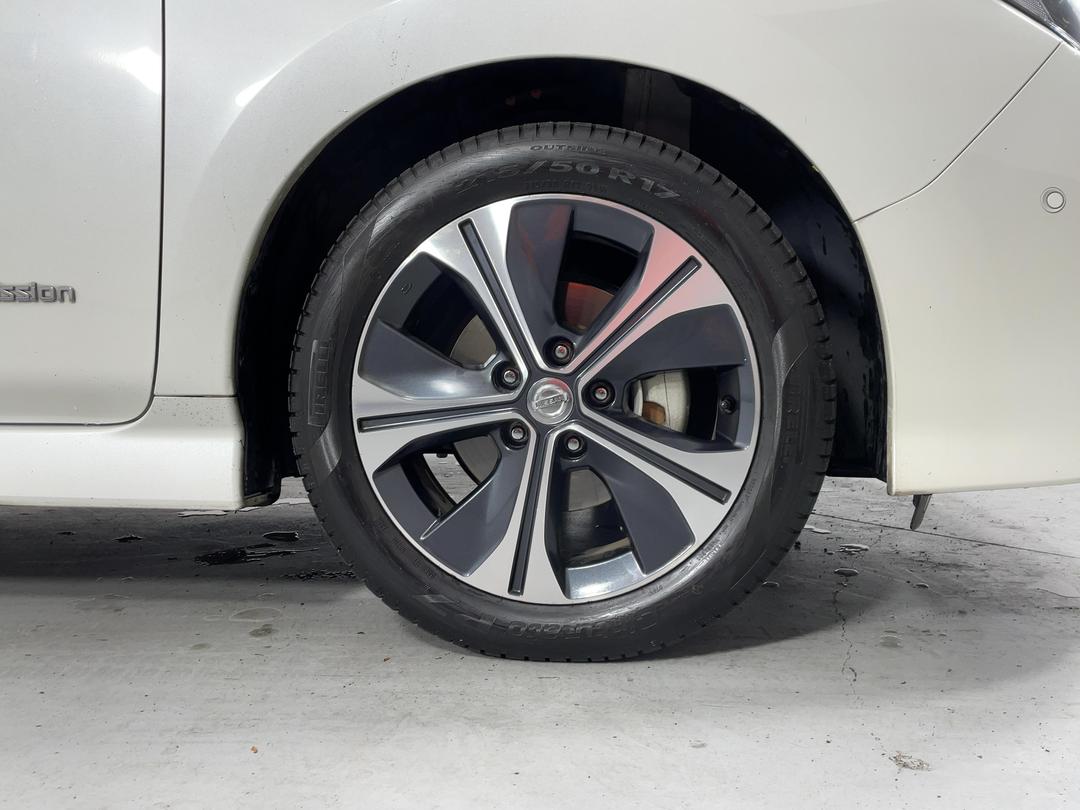 Photo '9' of Nissan Leaf