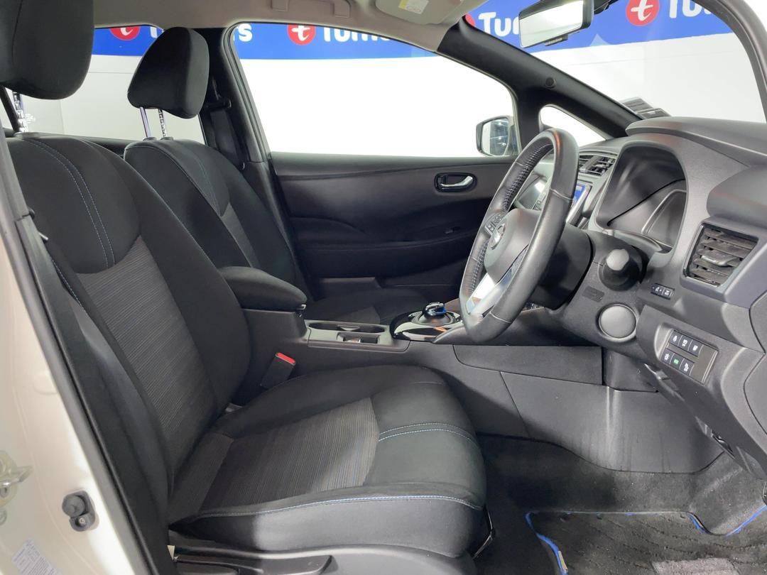 Photo '16' of Nissan Leaf