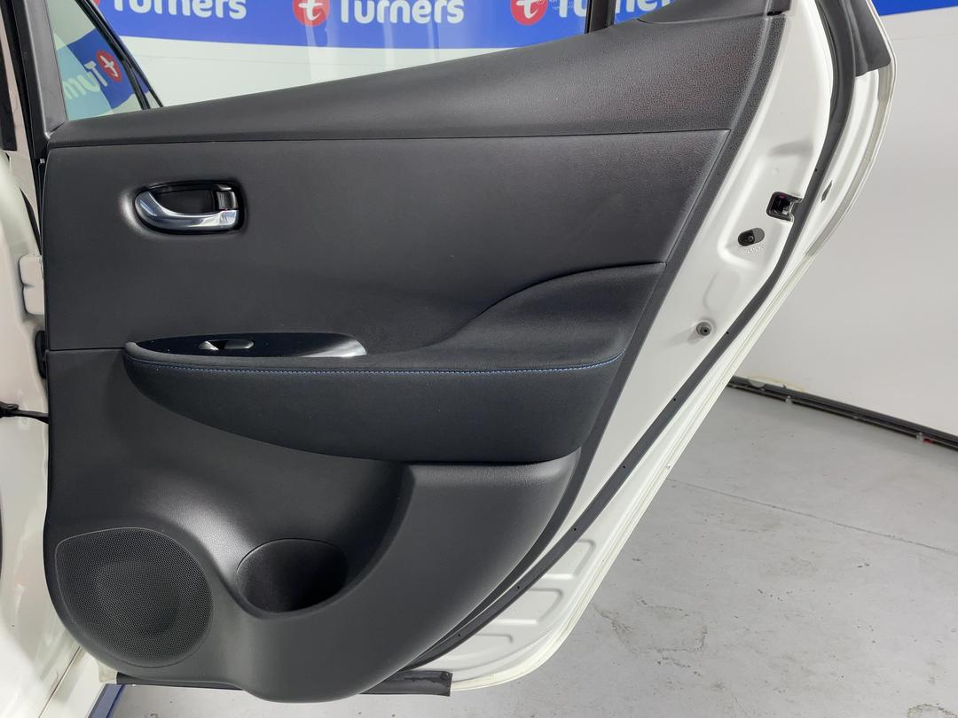 Photo '19' of Nissan Leaf