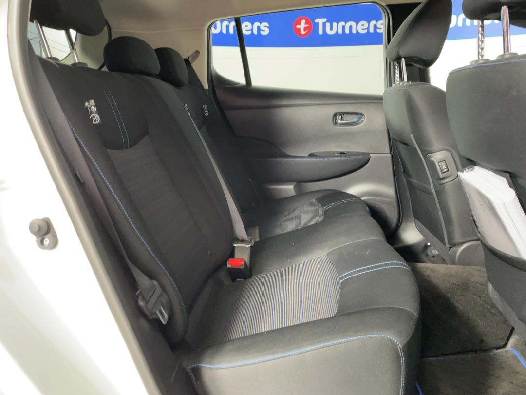Photo '20' of Nissan Leaf