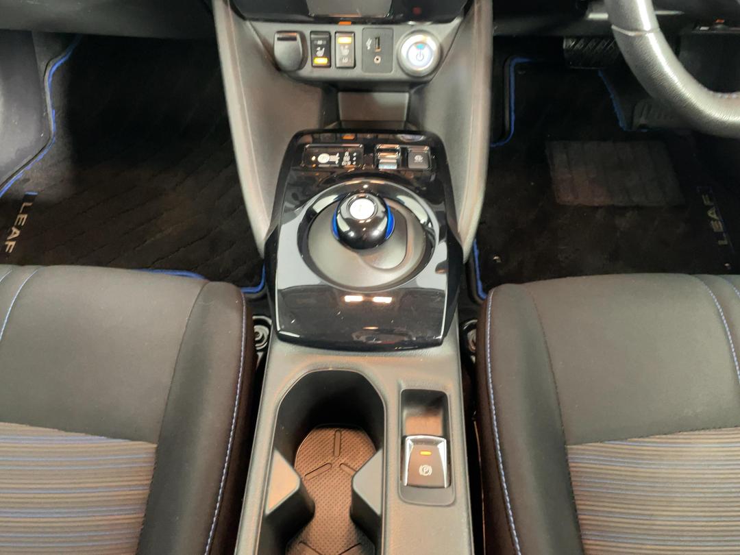 Photo '18' of Nissan Leaf