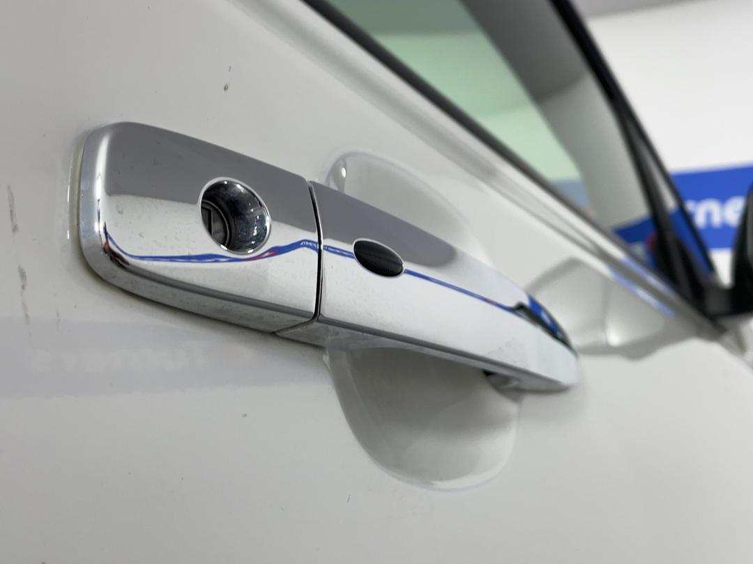Photo '27' of Nissan Leaf