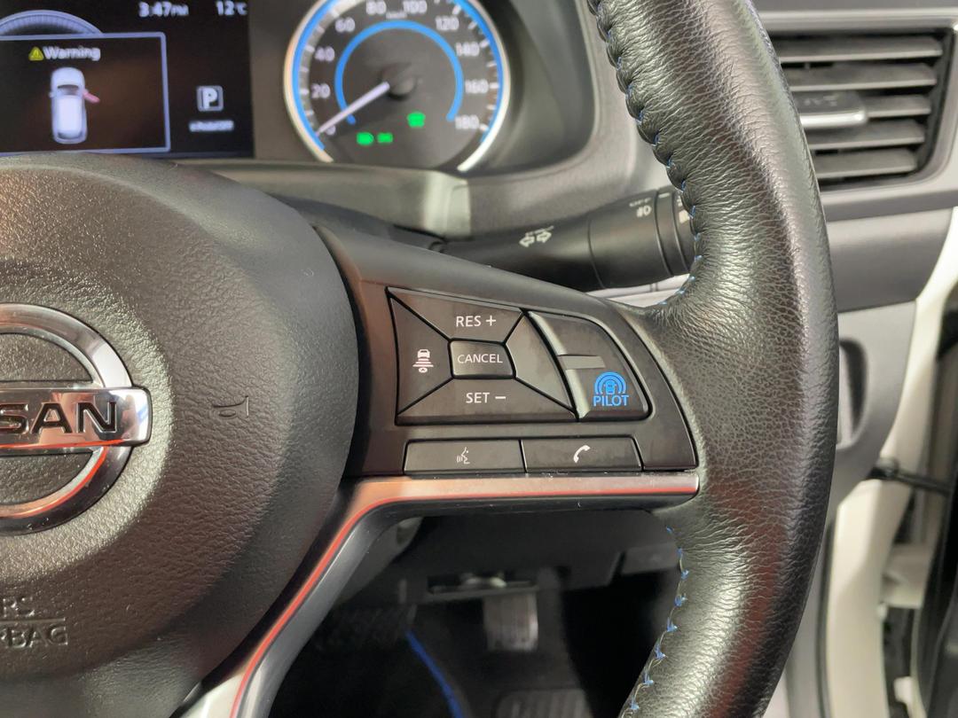 Photo '32' of Nissan Leaf