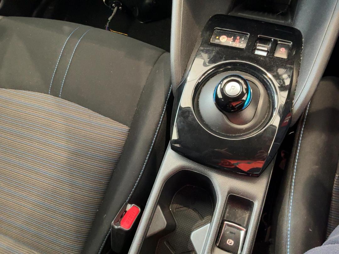 Photo '15' of Nissan Leaf