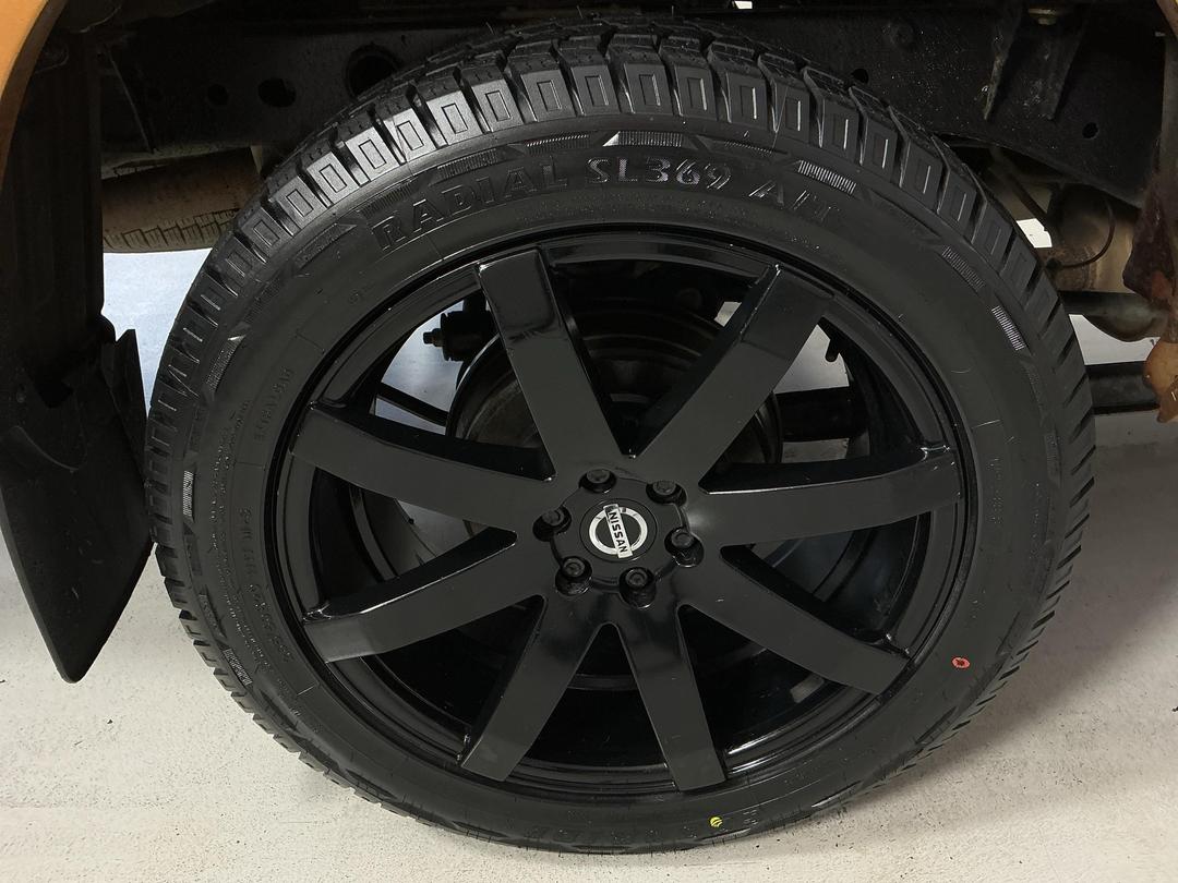 Photo '12' of Nissan Navara