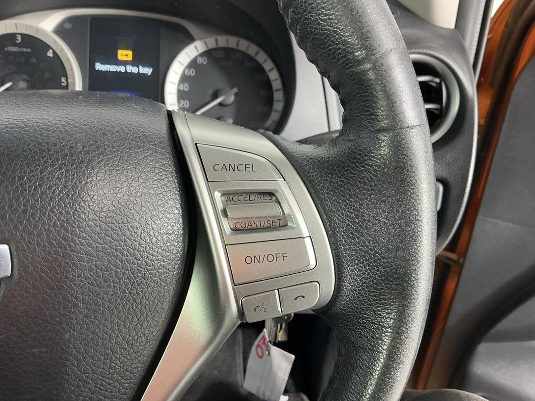 Photo '25' of Nissan Navara