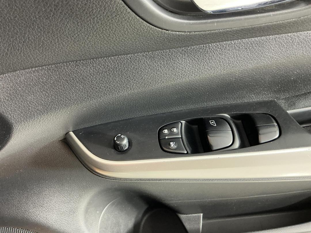 Photo '26' of Nissan Navara