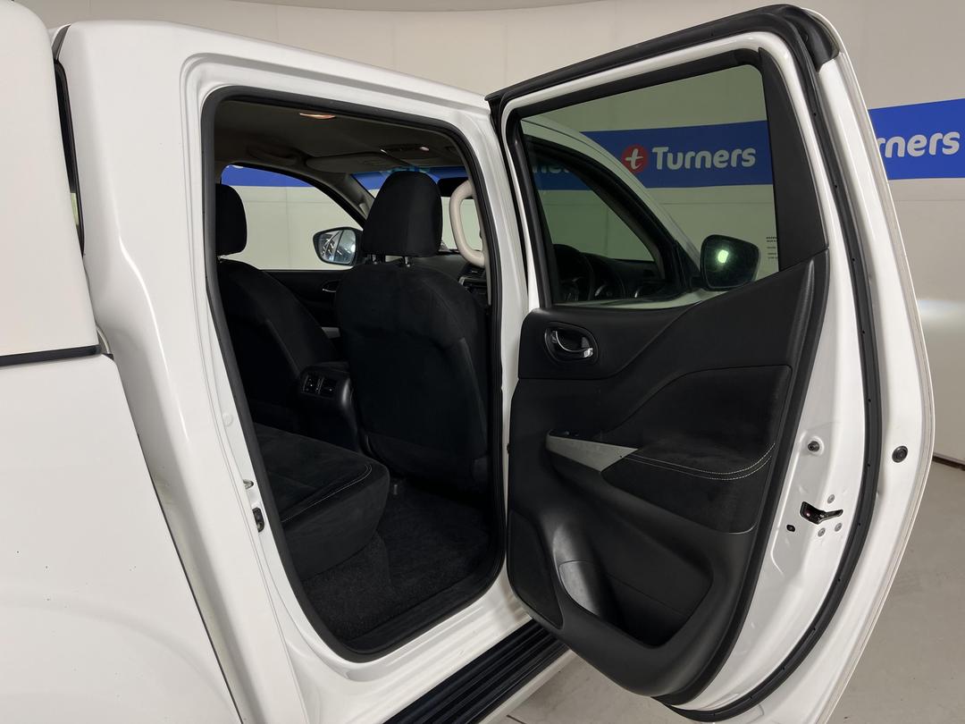 Photo '19' of Nissan Navara