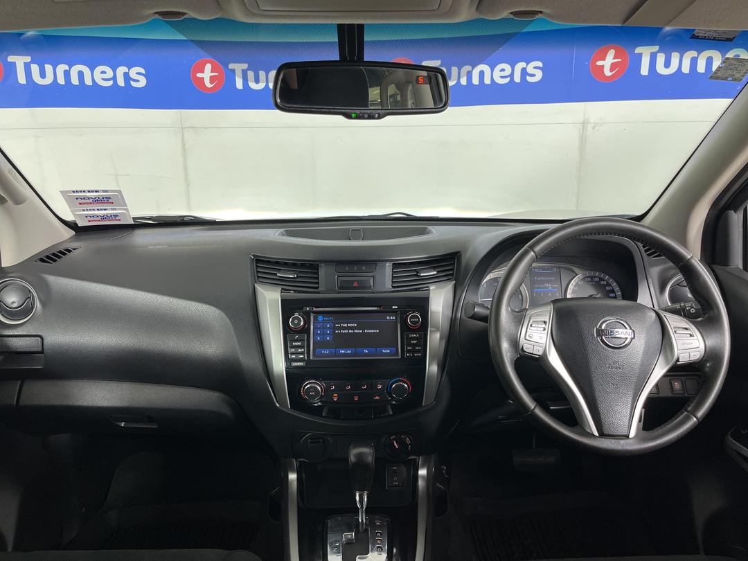 Photo '17' of Nissan Navara