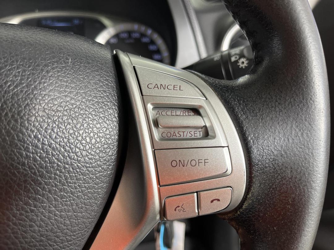 Photo '25' of Nissan Navara