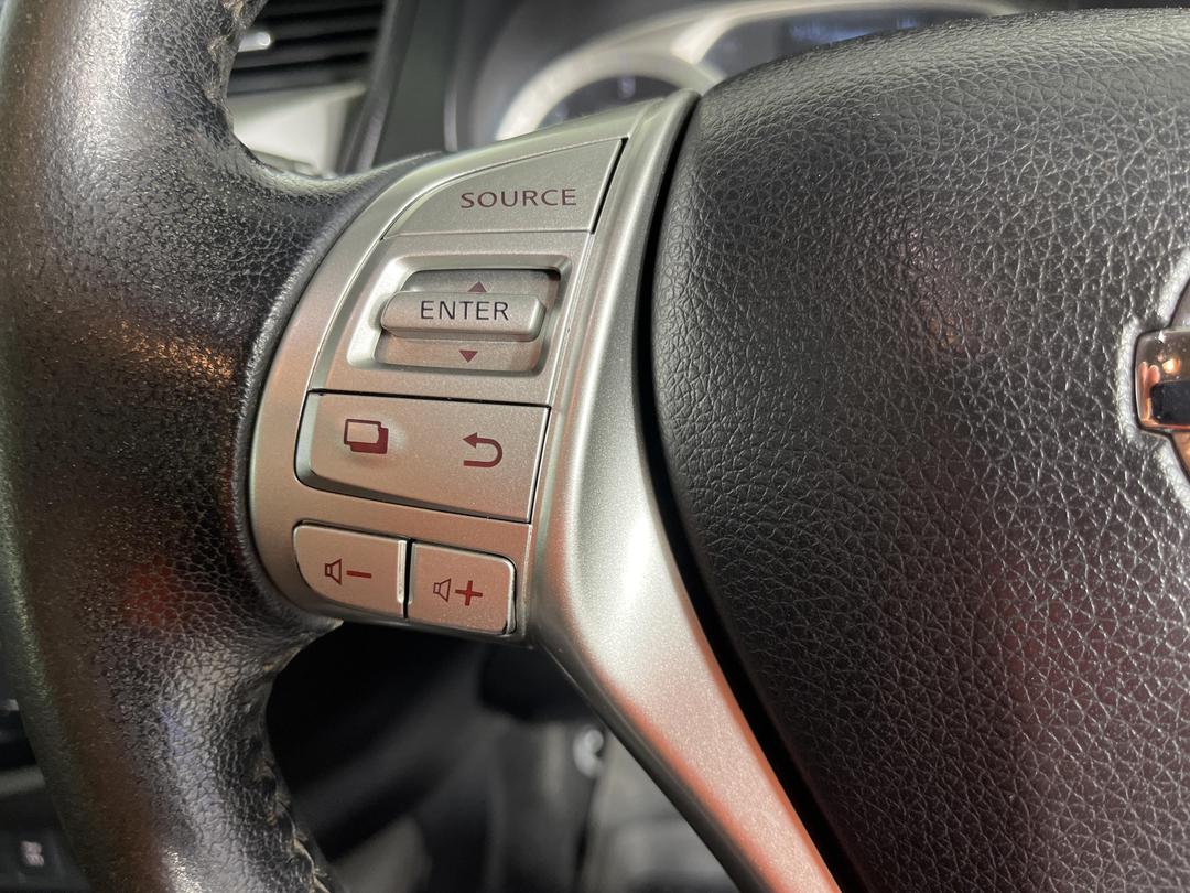 Photo '26' of Nissan Navara