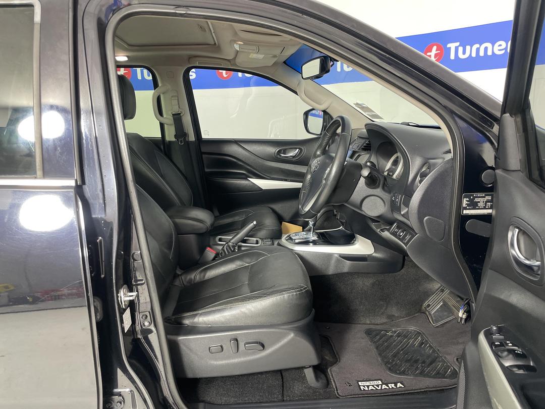 Photo '16' of Nissan Navara