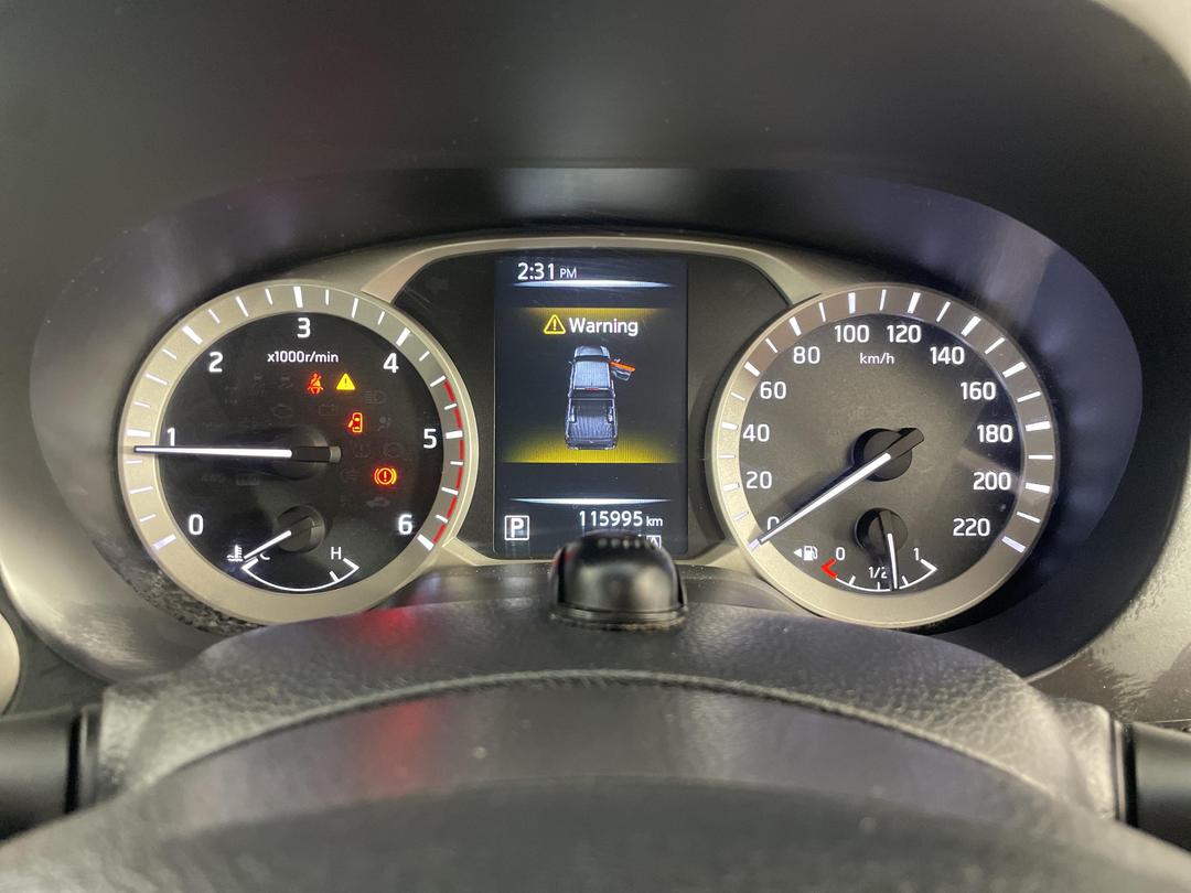 Photo '21' of Nissan Navara