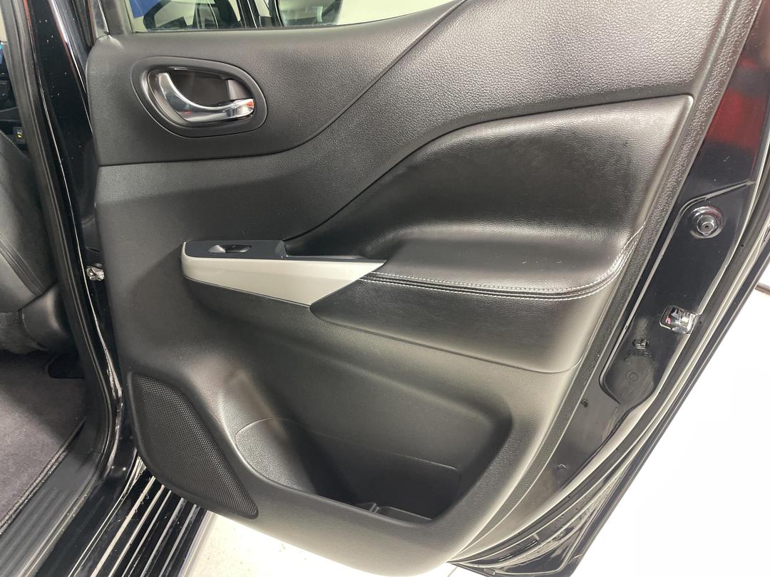 Photo '19' of Nissan Navara