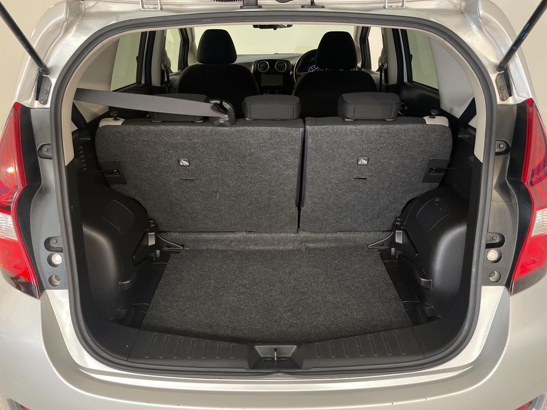 Photo '14' of Nissan Note