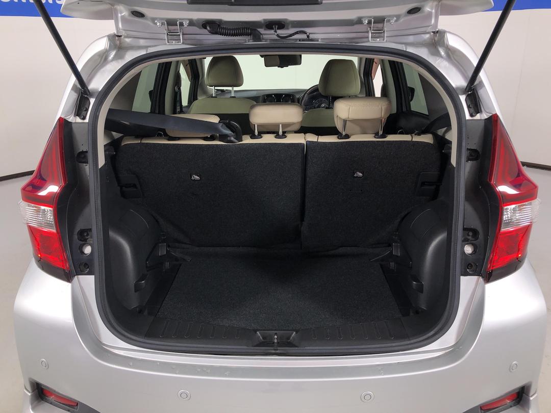 Photo '14' of Nissan Note