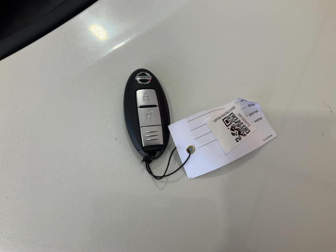 Photo '14' of Nissan Note Hybrid