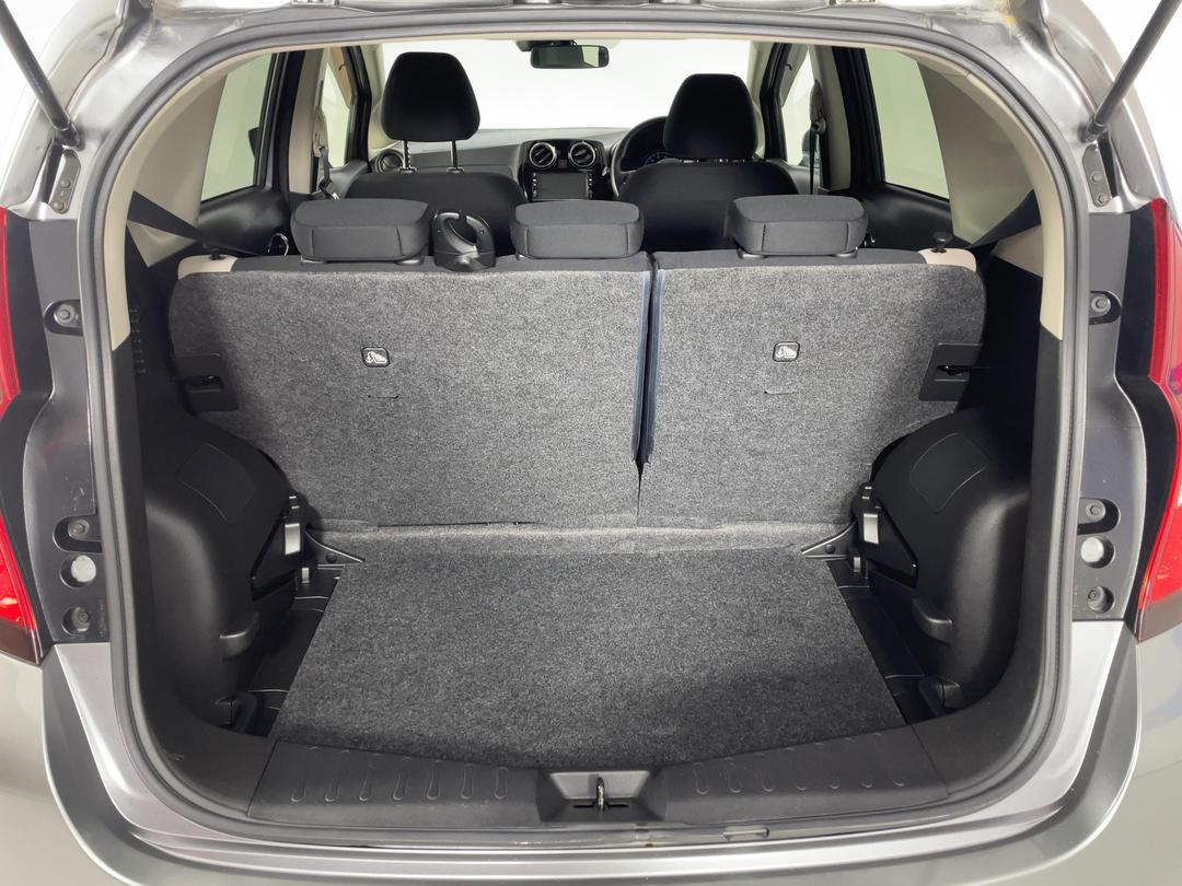 Photo '14' of Nissan Note