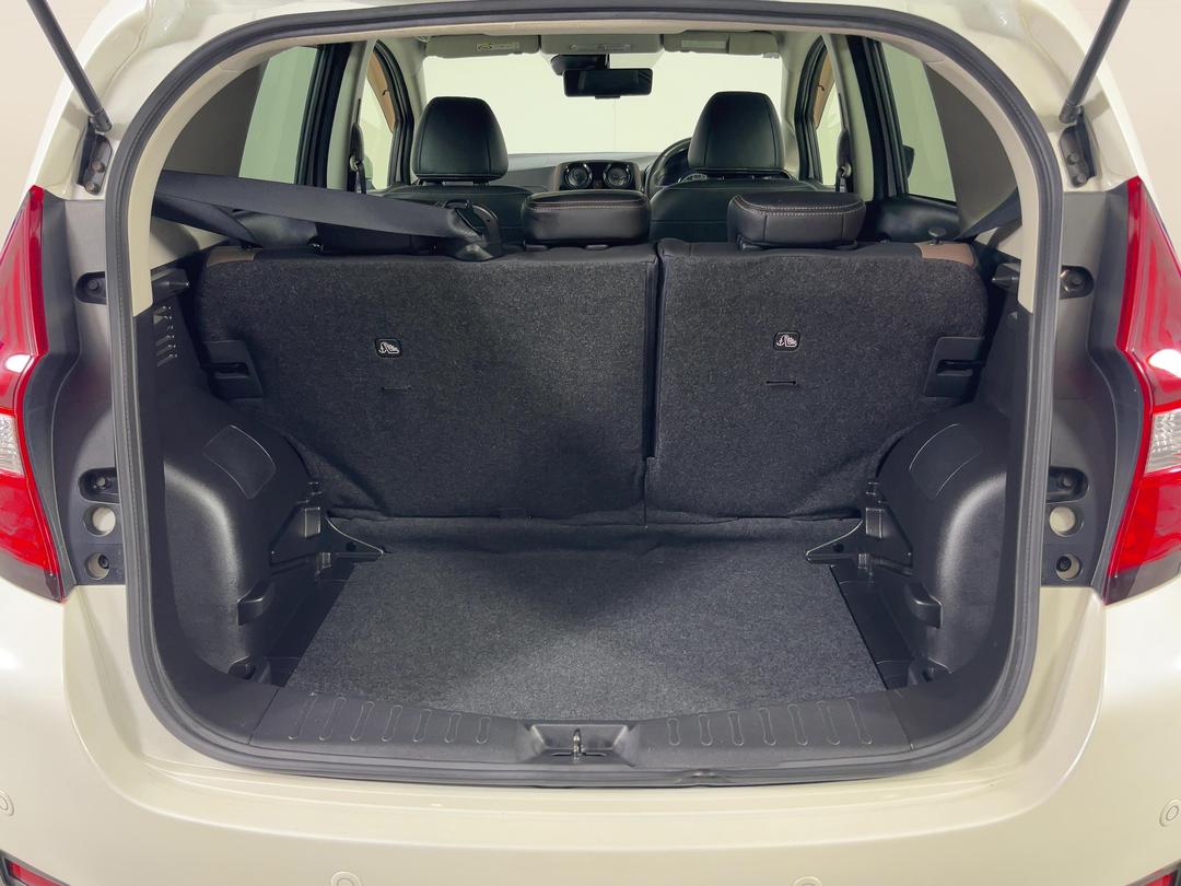 Photo '14' of Nissan Note