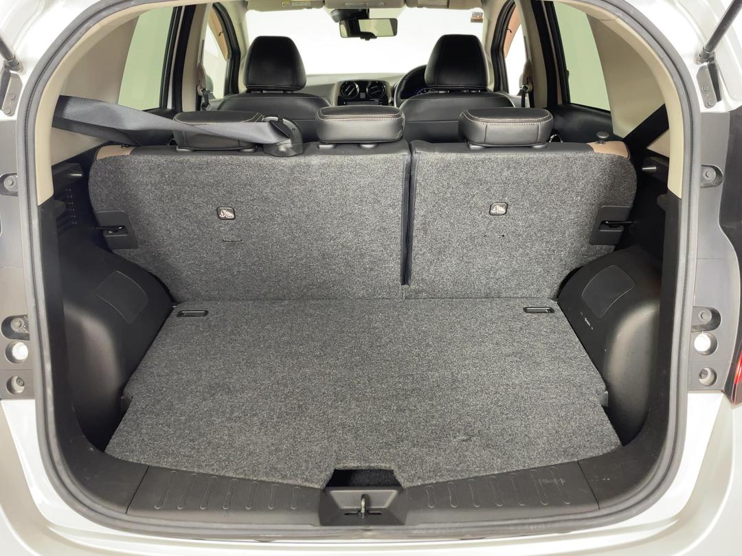 Photo '14' of Nissan Note