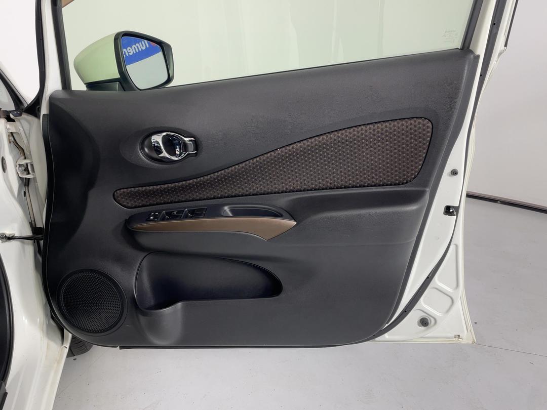 Photo '15' of Nissan Note