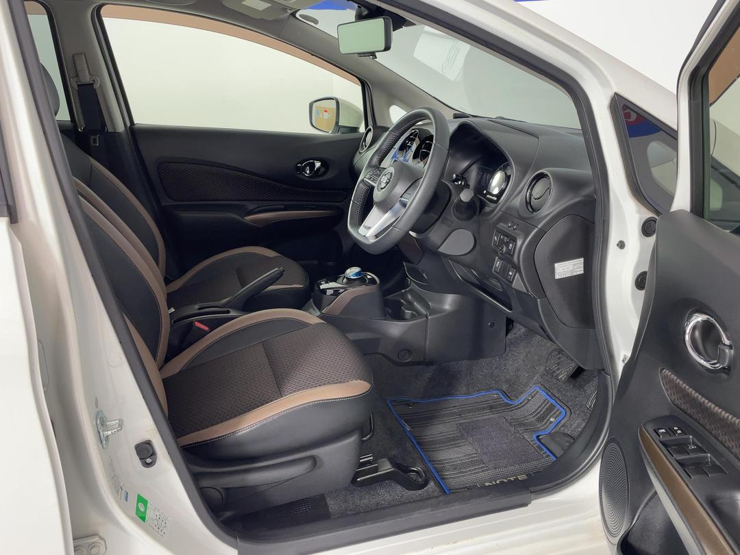 Photo '16' of Nissan Note