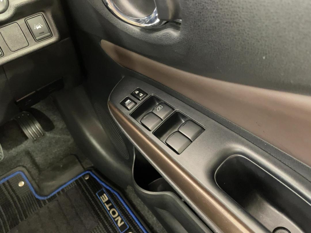 Photo '24' of Nissan Note