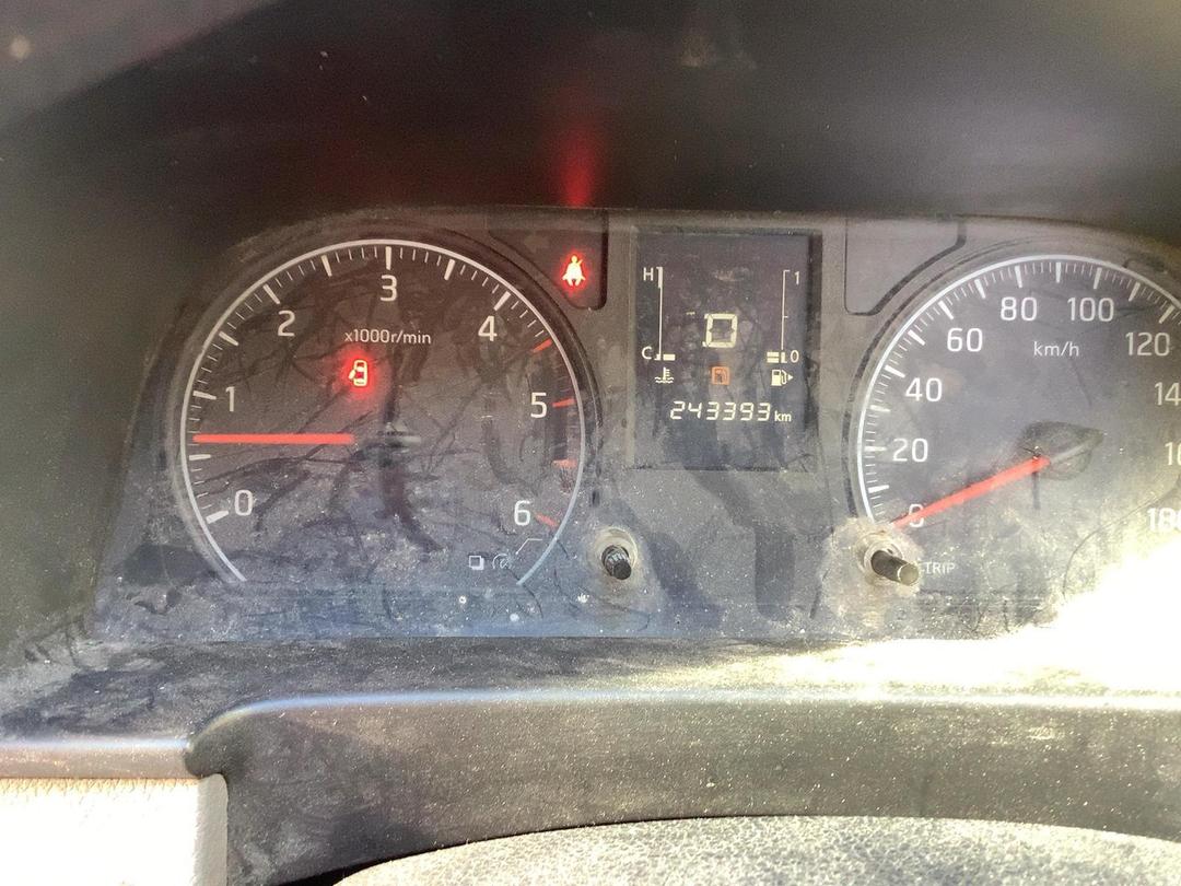 Photo '8' of Nissan NV350