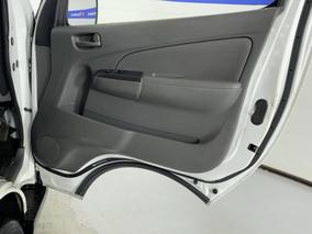 Photo '15' of Nissan NV350