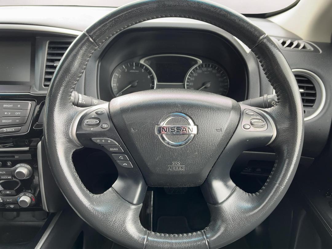 Photo '24' of Nissan Pathfinder