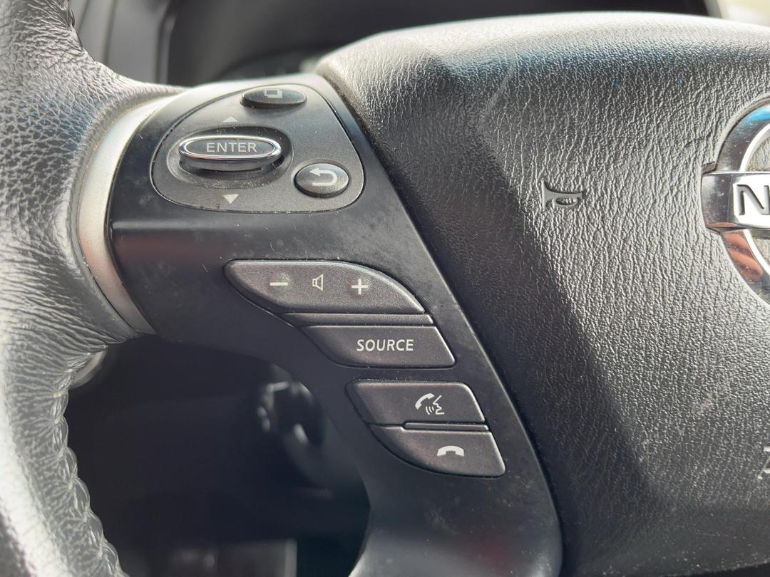 Photo '25' of Nissan Pathfinder