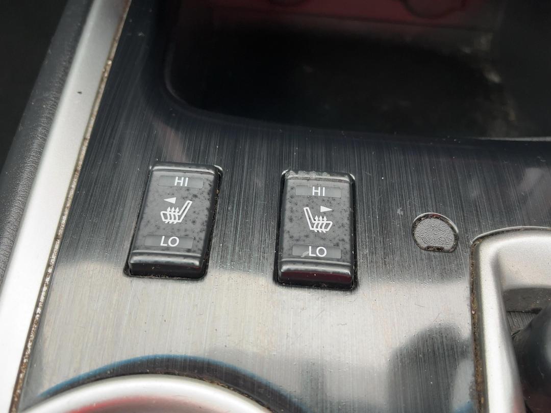 Photo '29' of Nissan Pathfinder
