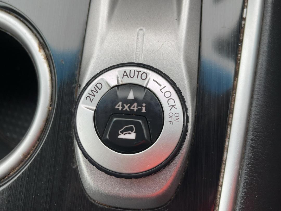 Photo '31' of Nissan Pathfinder