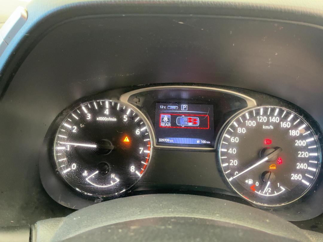 Photo '14' of Nissan Pathfinder ST Photo '14' of Nissan Pathfinder ST