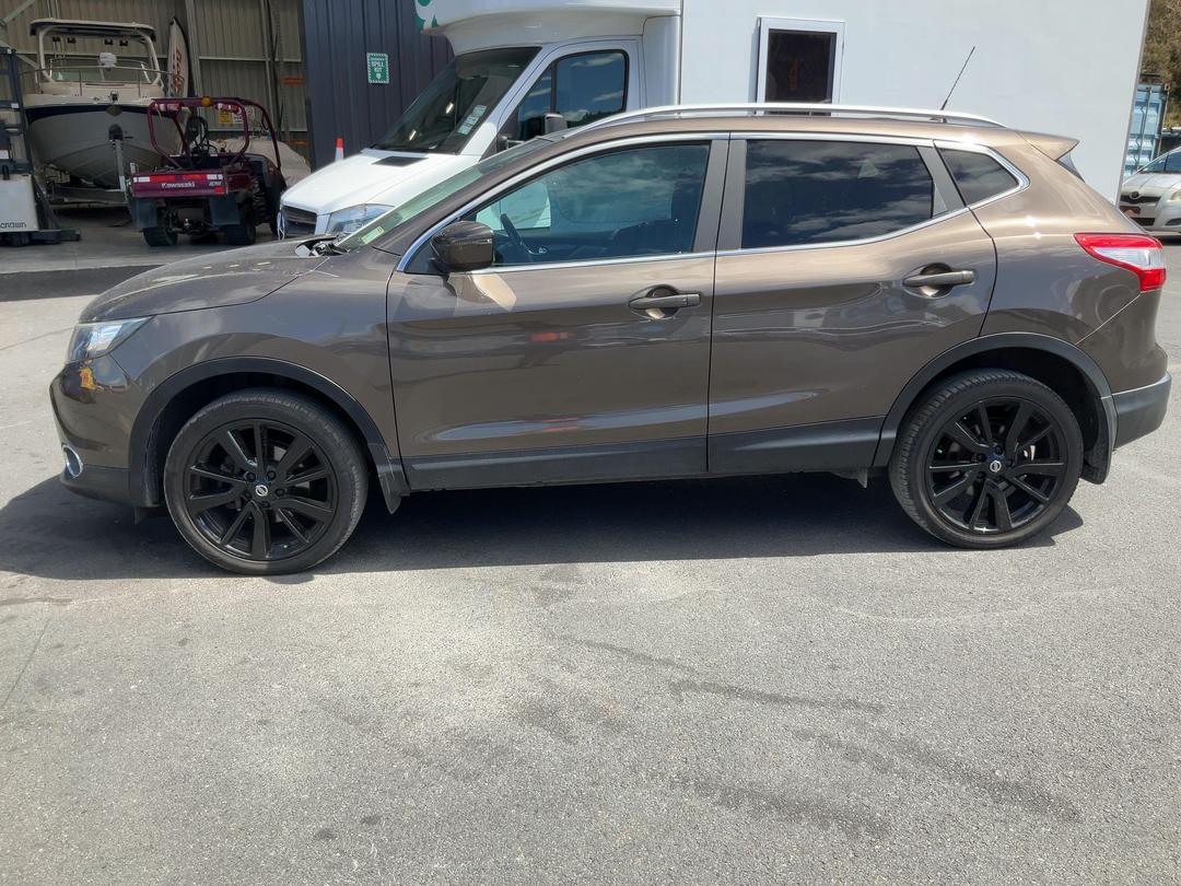 Photo '4' of Nissan Qashqai ST-L