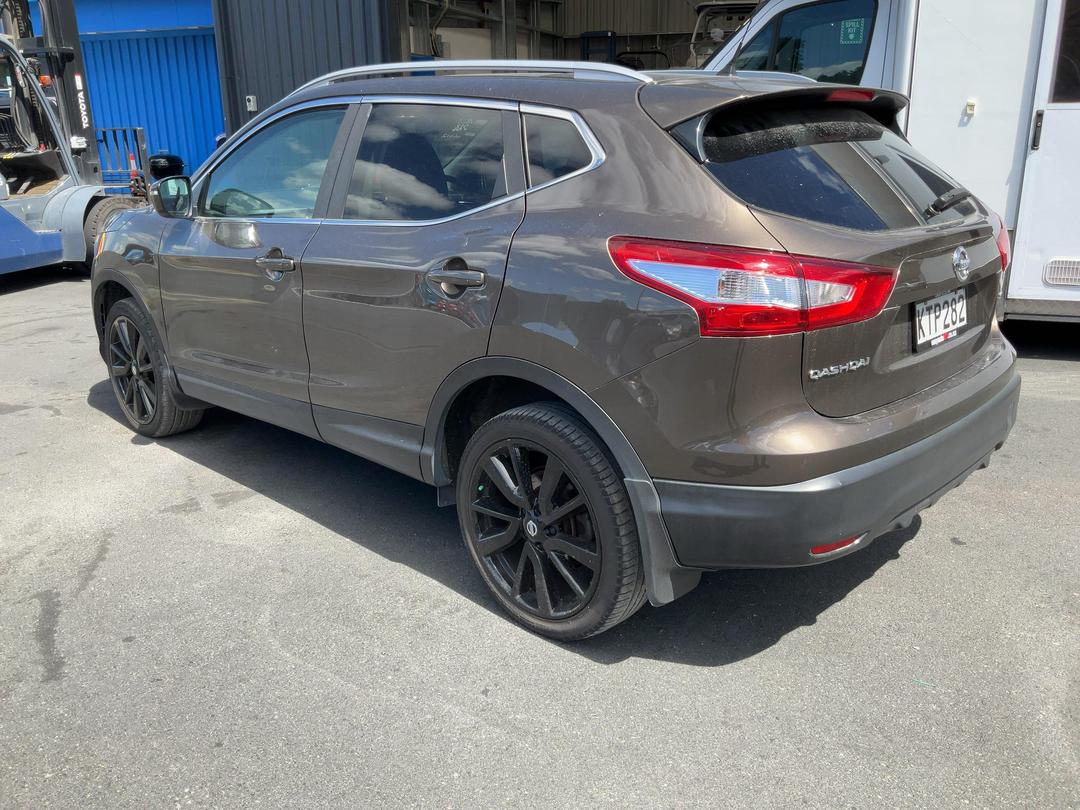 Photo '5' of Nissan Qashqai ST-L