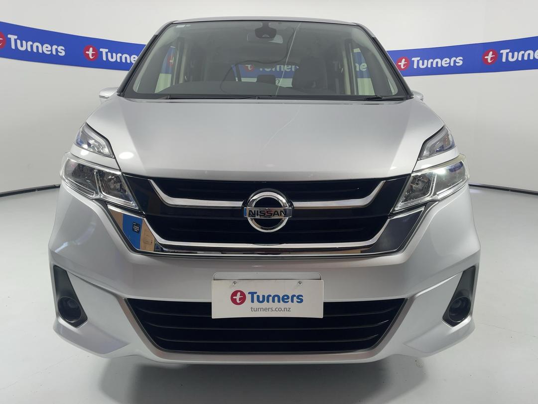 Photo '2' of Nissan Serena