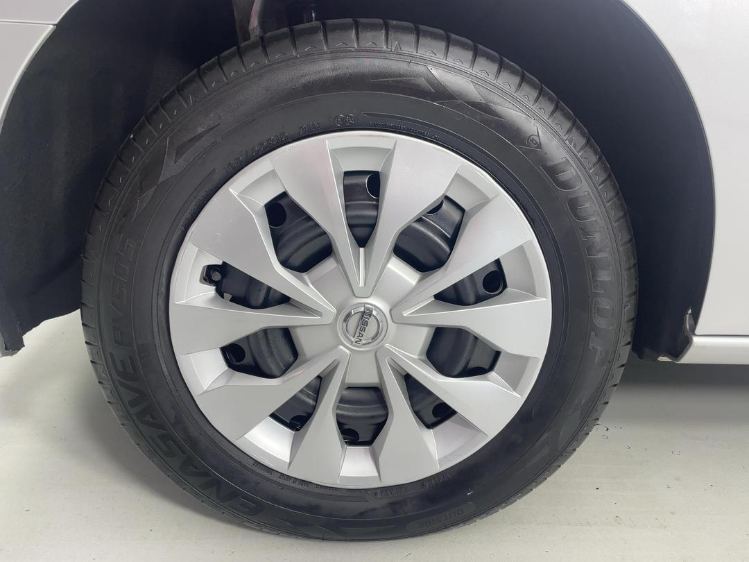 Photo '12' of Nissan Serena
