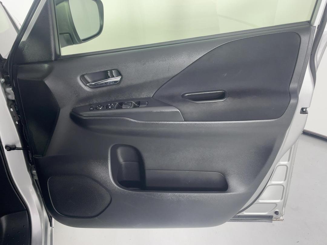 Photo '15' of Nissan Serena