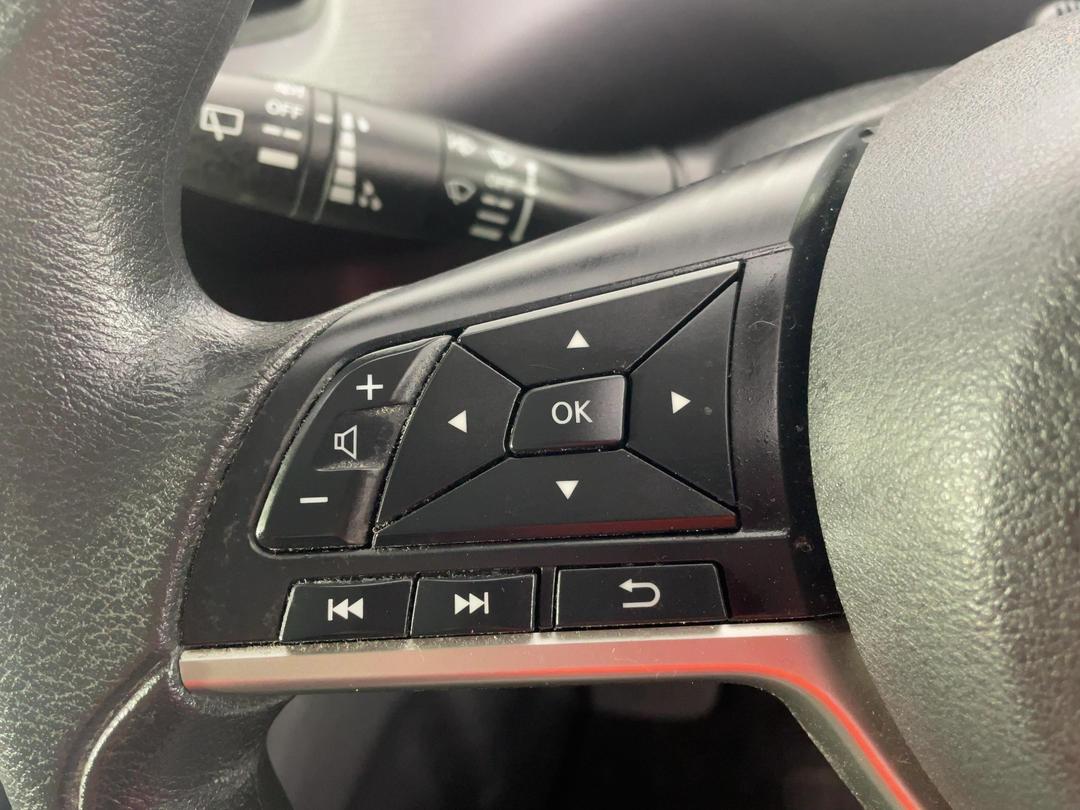 Photo '24' of Nissan Serena