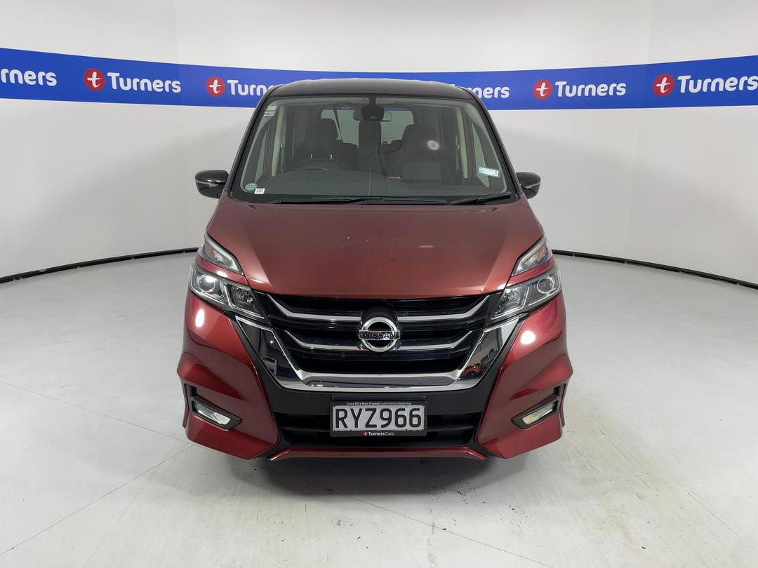 Photo '2' of Nissan Serena