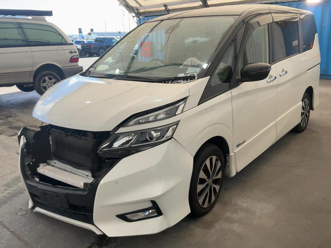 Photo '3' of Nissan Serena Photo '3' of Nissan Serena