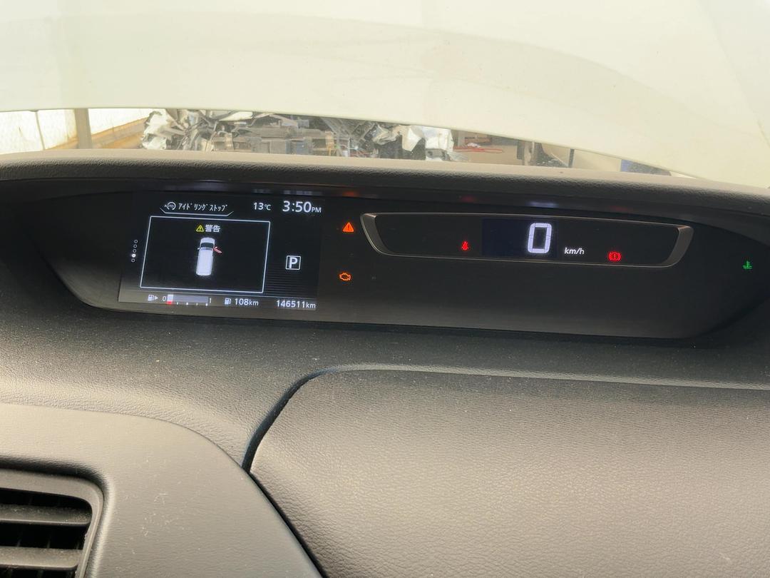 Photo '14' of Nissan Serena Photo '14' of Nissan Serena