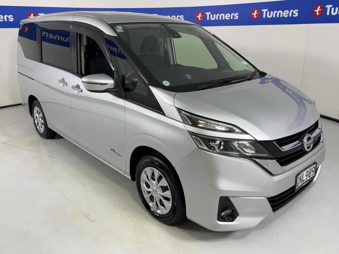 Photo '1' of Nissan Serena