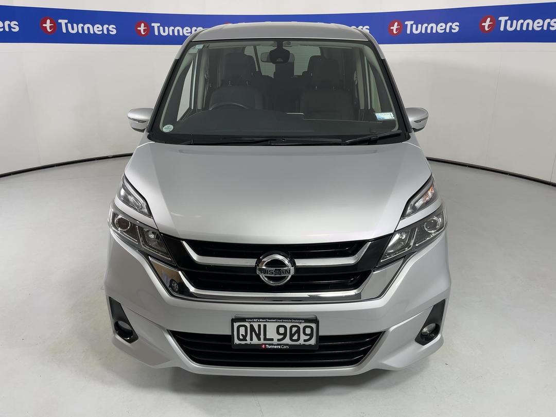 Photo '2' of Nissan Serena