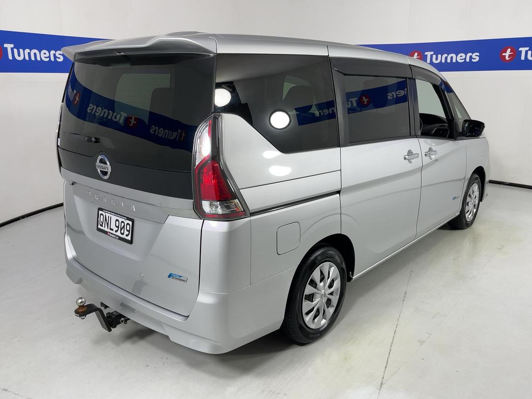 Photo '7' of Nissan Serena