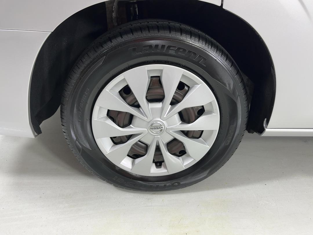 Photo '12' of Nissan Serena