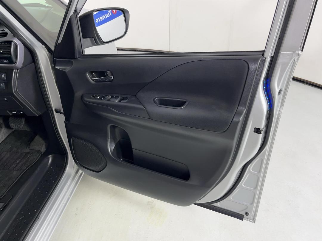 Photo '15' of Nissan Serena