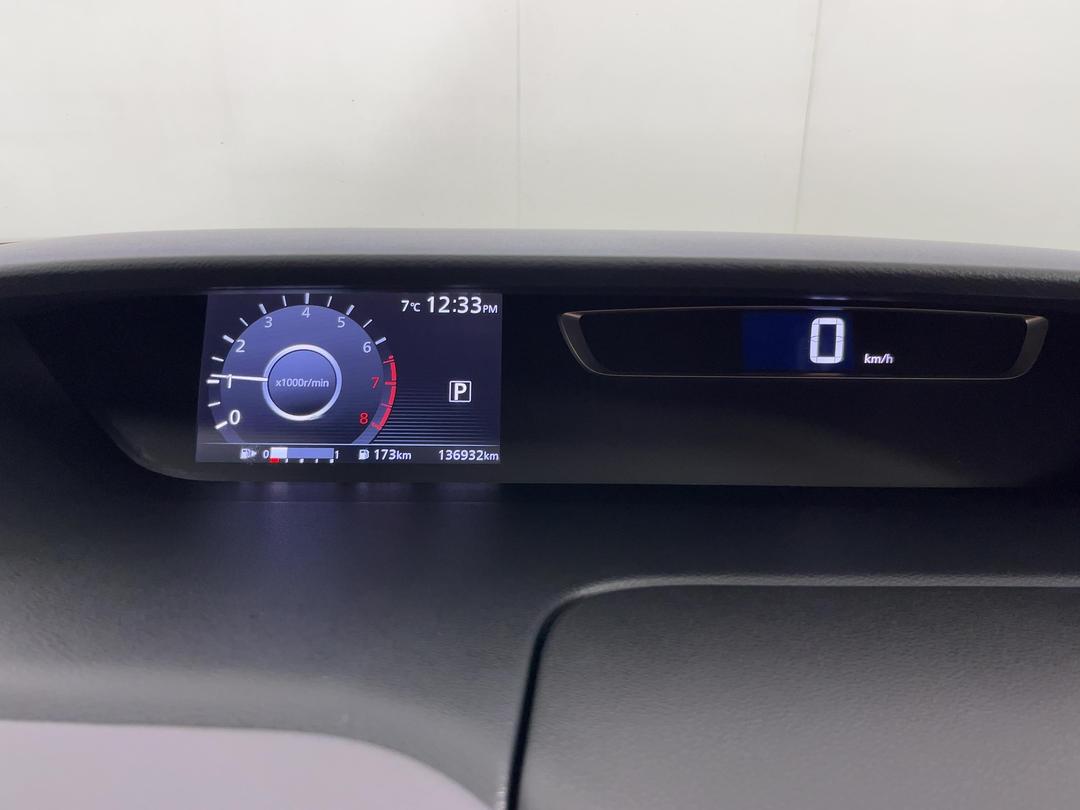 Photo '20' of Nissan Serena